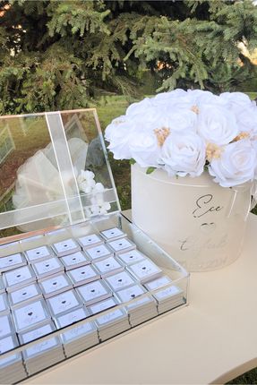 Söz, Isteme, Nişan Çikolatası Ve Kutuda Yapay Çiçek Seti Nişan Masası Organizasyonu - Beyaz Gül