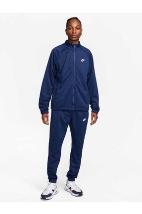 Nike club logo hotsell tracksuit