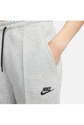 Nike sportswear logo joggers 2025