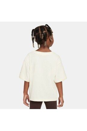 Nike Sweet Swoosh Pa r Tee Cocuk T shirt Fiyat Yorumlar Trendyol