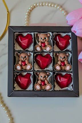 "aşkın Ifadesi" Sütlü Kalp Ve Ayıcıklı El Yapımı Belçika Çikolatası Hediye Kutusu