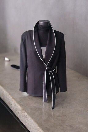 Celly Tasarım Siyah Bel Bağlamalı Astarlı Blazer Ceket