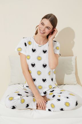 beyaz gülen yüz desenli Örme Pijama Takımı