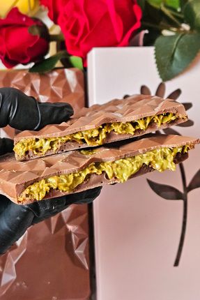 4 adet El Yapımı Belçika Çikolatası: Kıtır Kadayıf ve %70 Antep Fıstığı Ezmeli Künefe Çikolata