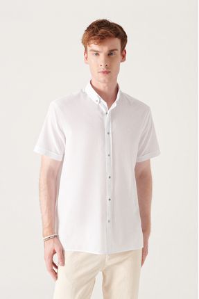 Erkek Beyaz Düğmeli Yaka %100 Pamuk Ince Kısa Kollu Regular Fit Gömlek E002210