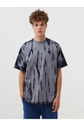 Nike Sportswear Premium Essentials Tie dyed Short sleeve Erkek Ti ort Fiyat Yorumlar Trendyol