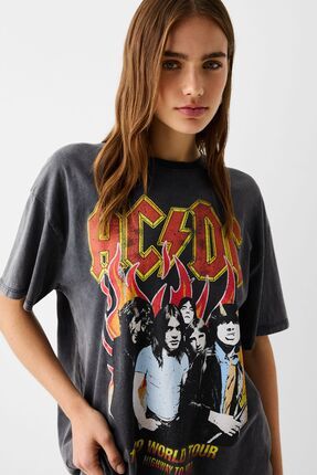 Bershka K sa kollu AC DC desenli t shirt Fiyat Yorumlar Trendyol