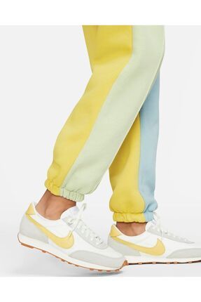 Nike color block pastel 2025