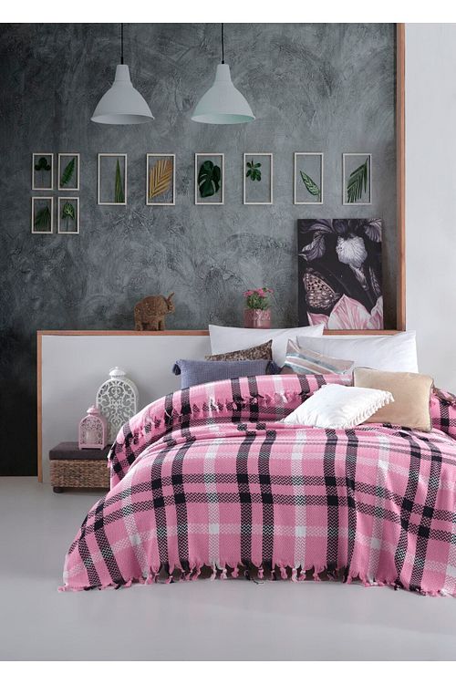 Regule Ekoseli Cift Kisilik Pembe Yatak Ortusu 200 X 230 Fiyati Yorumlari Trendyol