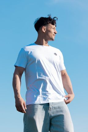 Lamakaeb Pure White Comfort Fit Logolu Pamuklu Bisiklet Yaka K sa Kollu T shirt Erkek Fiyat Yorumlar Trendyol