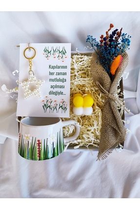 Papatyalı Seramik Fincan , Mini Bubble Mum, Kartlı Yıldız Anahtarlıki Kuru Çiçek Buketi Hediye Seti