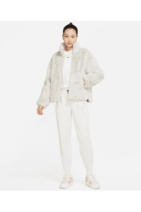 Nike Sportswear Printed Kad n Bej Pelu Ceket Fiyat Yorumlar Trendyol