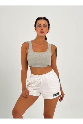 Femme en short online