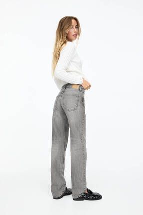 Jean femme pull and bear 2025