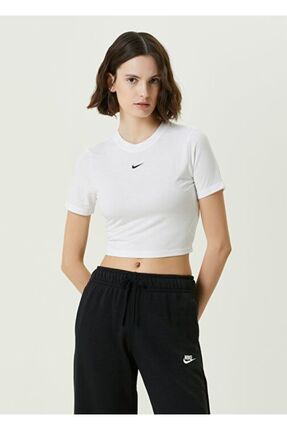 Nike Sportswear Essential Slim Crop Top Beyaz Kad n T shirt Fiyat Yorumlar Trendyol
