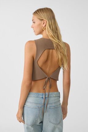 Stradivarius S rt dekolteli crop yelek Fiyat Yorumlar Trendyol