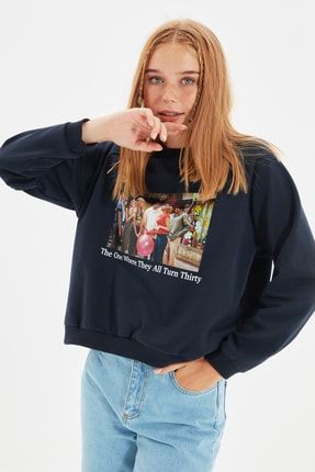 Sweatshirt friends outlet