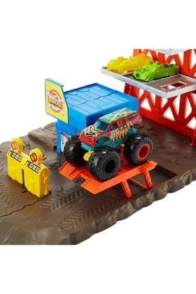 Hot wheels hot sale monster jam playset