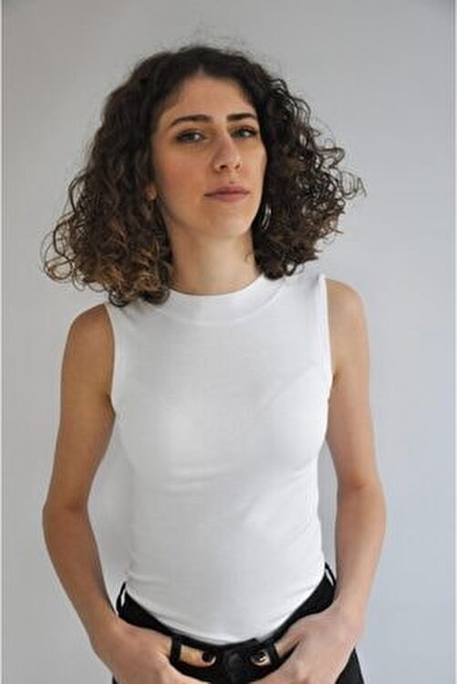 Thrill Kadin Beyaz Balikci Yaka Sifir Kol Body Fiyati Yorumlari Trendyol