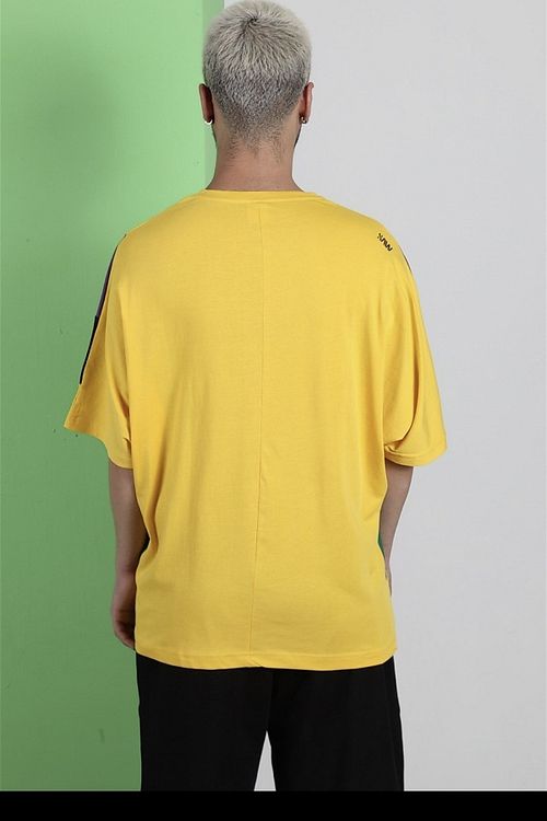 Giraffe Yarasa Kol Bol Kesim Oversize Saw Urbanity Retro 70s 80s Tisort T Shirt Fiyati Yorumlari Trendyol Giraffe Yarasa Kol Bol Kesim Oversize Saw Urbanity Retro 70s 80s Tisort T Shirt Fiyati Yorumlari Trendyol