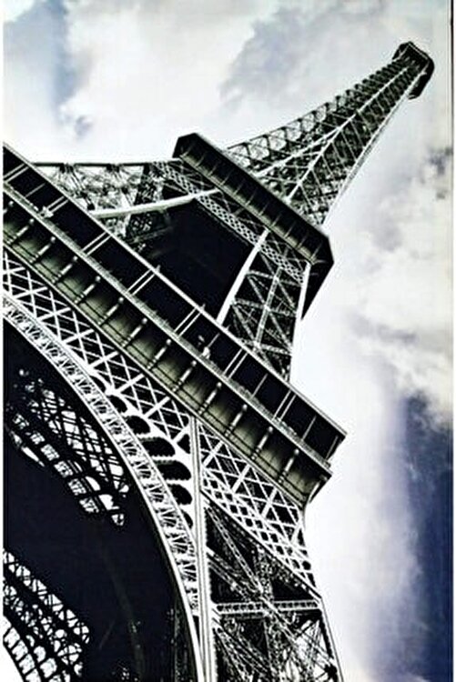 eyfel kulesi geceleri parlak siyah beyaz