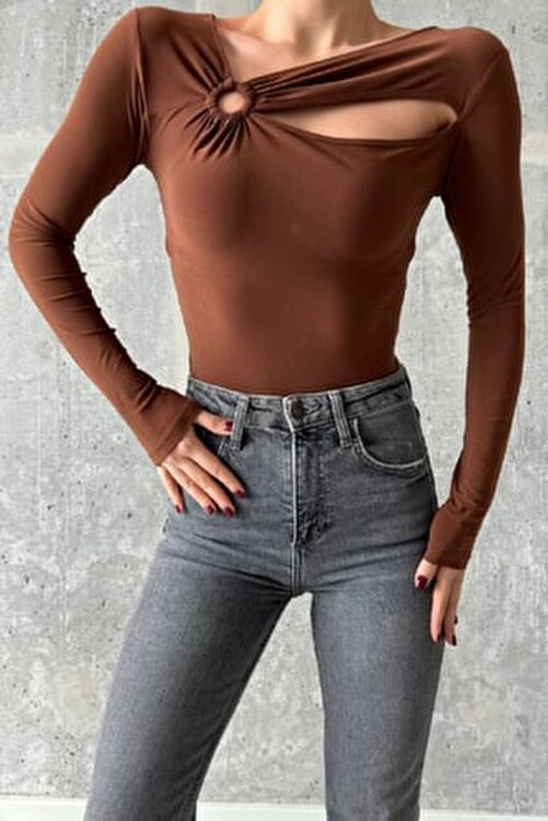 siyah kadınlar için asimetrik göğüsler