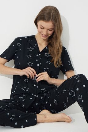 Siyah Yıldız Desen Kısa Kollu Pamuklu Düğmeli Pijama Takımı