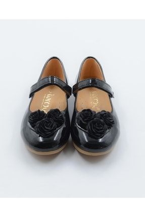 Önü Çiçekli Ayakkabı