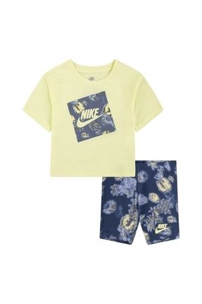 Nike boxy discount tee