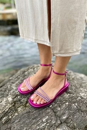 Raspberry Fuşya Biyeli Taşlı Kadın Sandalet