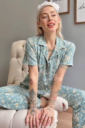 Mini Papatya Desenli Örme Önden Düğmeli Kısa Kol Kadın Pijama