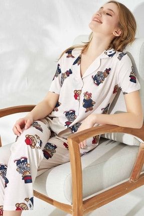 Krem Şapkalı Ayıcık Desenli Düğmeli Örme Pijama Takımı