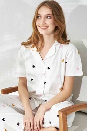 Beyaz Renkli Kalp Desenli Düğmeli Örme Pamuklu Pijama Takımı