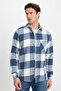 Men's regular fit classic cut plaid pocketed lumberjack shirt - 5