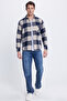 Men's regular fit classic cut plaid pocketed lumberjack shirt - 4