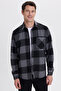 Men's regular fit classic fit plaid pocket lumberjack shirt
