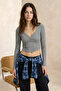 Gri Melanj Fitted/Vücuda Oturan V Yaka Çıtçıtlı Crop Yumuşak Örme Bluz TWOSS26BZ00056 - 3