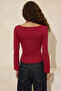 Kırmızı Fitted/Vücuda Oturan Kayık Yaka Aksesuar Detaylı Pamuk Ribana Örme Bluz TWOSS26BZ00222 - 4