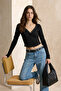 Siyah Fitted/Vücuda Oturan V Yaka Çıtçıtlı Crop Yumuşak Örme Bluz TWOSS26BZ00056