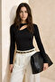Siyah Fitted/Vücuda Oturan Uzun Kollu Pencere Detaylı Yumuşak Örme Bluz TWOSS26BZ00247
