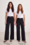 Siyah Toka Detaylı Wide Leg/Geniş Paça Kumaş Pantolon TWOAW27PL00033