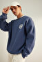 Indigo Oversize/Geniş Kesim Çiçek Nakışlı İçi Polar/Sıcak Tutan Sweatshirt TMNAW24SW00012