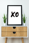 طاولة MDF مكتوبة بإطار من قطعة واحدة "XO"