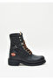 أحذية العمال الجديدة