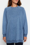 Mavi Yıkamalı Yanı Yırtmaç Detaylı Oversize Örme Sweatshirt TCTSS23TW00062 - 4