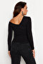 Siyah Pamuklu Esnek Volanlı Fitted/Vücuda Oturan Crop Örme Bluz TWOAW24BZ00161 - 6