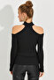 Women's Black Off-the-Shoulders Camisole Blouse EY2590 - 2