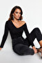 Siyah Pamuklu Esnek Volanlı Fitted/Vücuda Oturan Crop Örme Bluz TWOAW24BZ00161 - 4