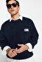 Lacivert Oversize/Geniş Kesim Yumuşak Dokulu Kolej Temalı Şardonsuz Sweatshirt TMNAW24SW00245