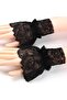 Lace detailed gloves